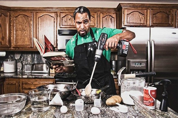 funny-guy-cooking-600x400-9937246