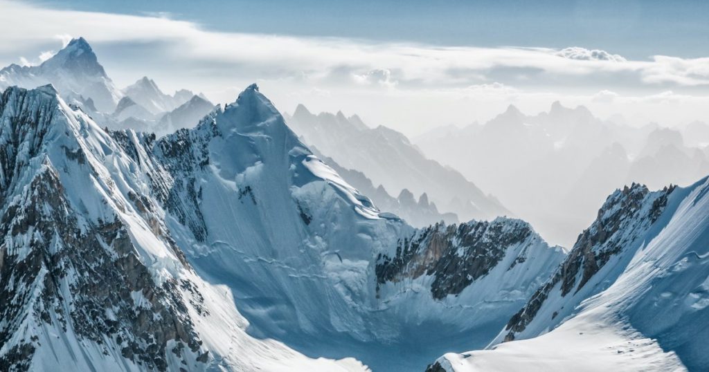 les-alpinistes-nepalais-font-une-ascension-hivernale-historique-du-k2-6125816-7155287-jpg